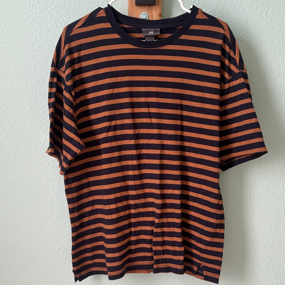H&M Men's Short Sleeve Black and Brown Striped Tee